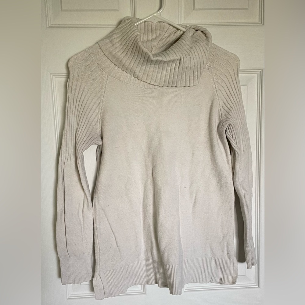 Time and Tru Off-White Knit Sweater